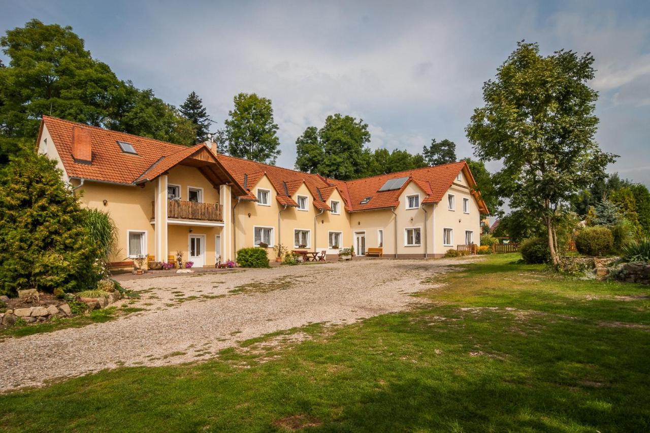 Penzion Agata Žehrov Extérieur photo